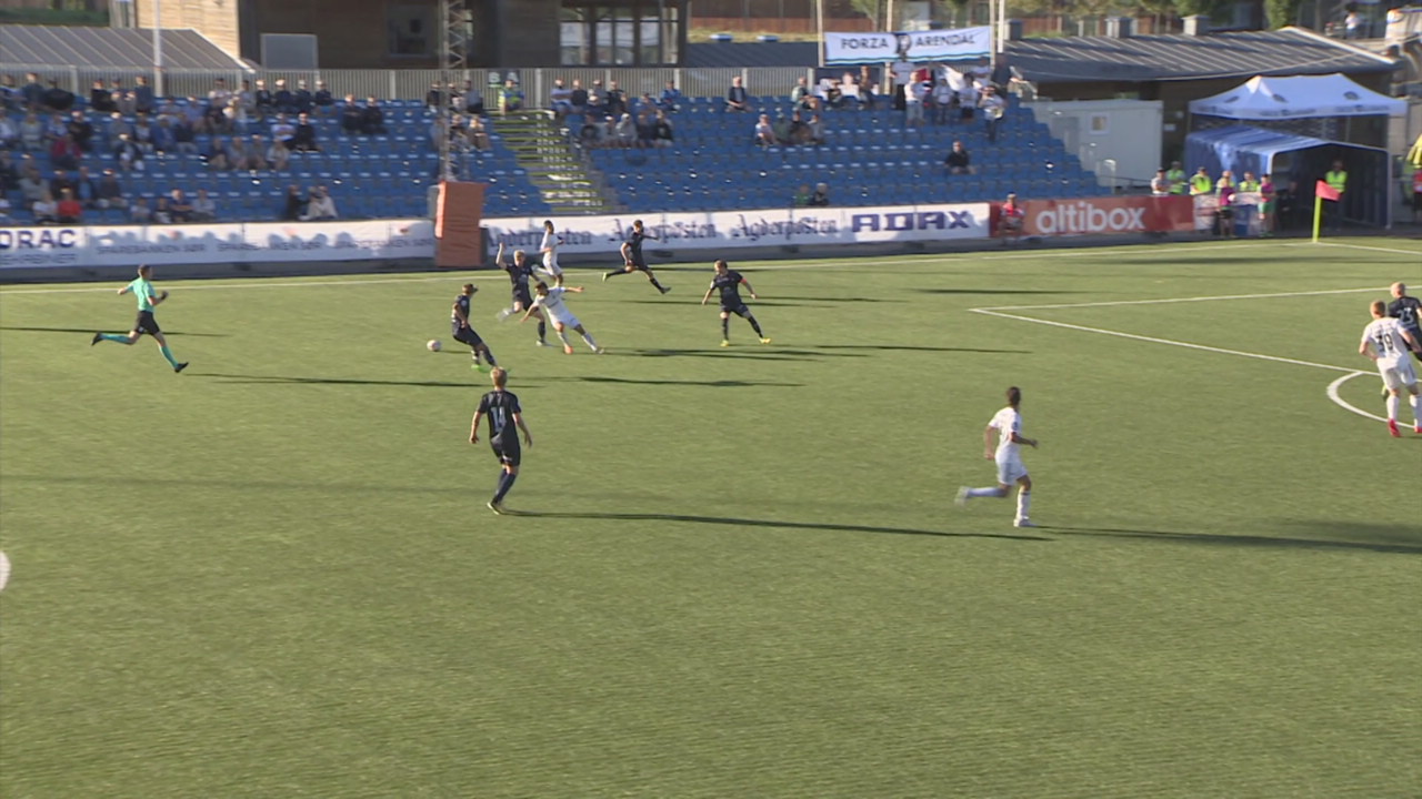 Arendal-Strømmen: Rødt kort